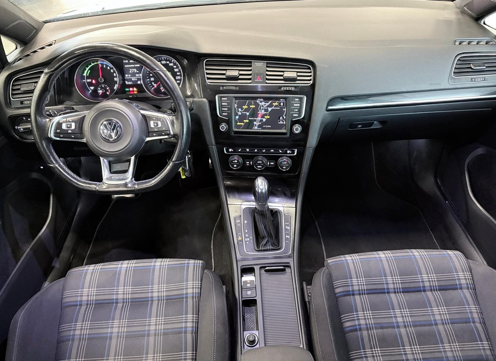 VOLKSWAGEN GOLF GTE TSI 204cv Hybride Rechargeable DSG6 / Camera / GPS / CarPlay — photo 3