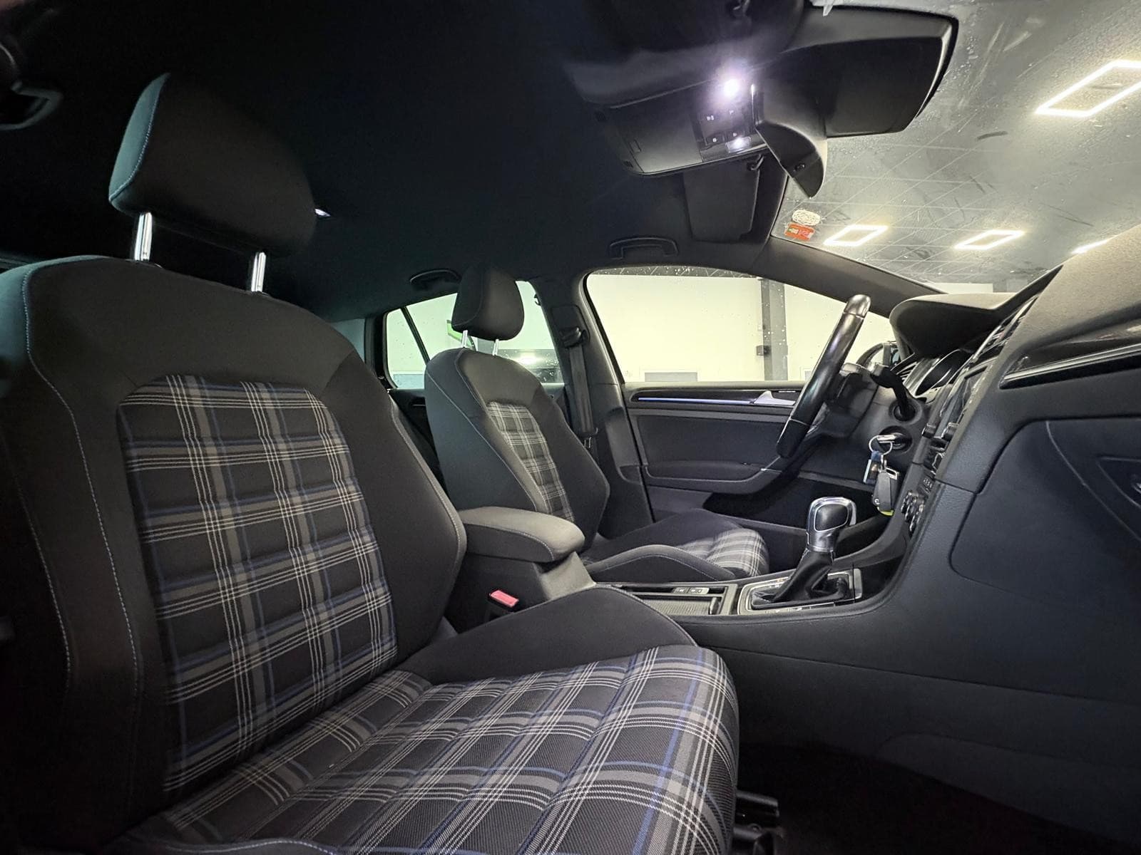 VOLKSWAGEN GOLF GTE TSI 204cv Hybride Rechargeable DSG6 / Camera / GPS / CarPlay — photo 6
