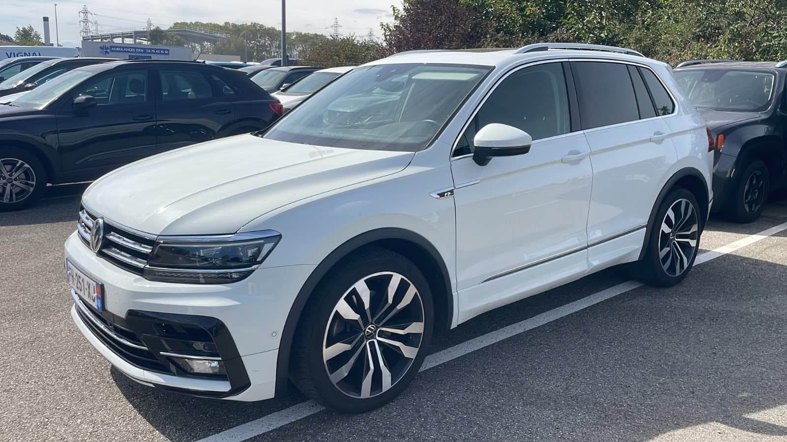 VOLKSWAGEN TIGUAN 2.0 TSI 190 DSG7 4Motion Carat — photo 1