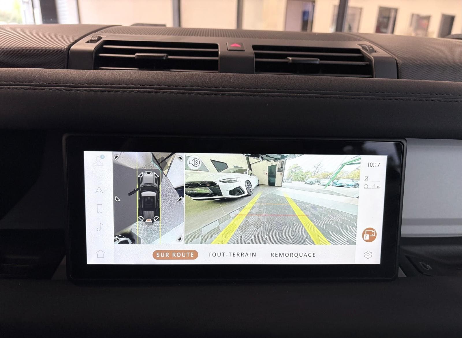 LAND ROVER DEFENDER 110 P400e PHEV 404cv BVA8 S / Camera 360 / CarPlay / Galerie / Top Case / Snorkel — photo 7