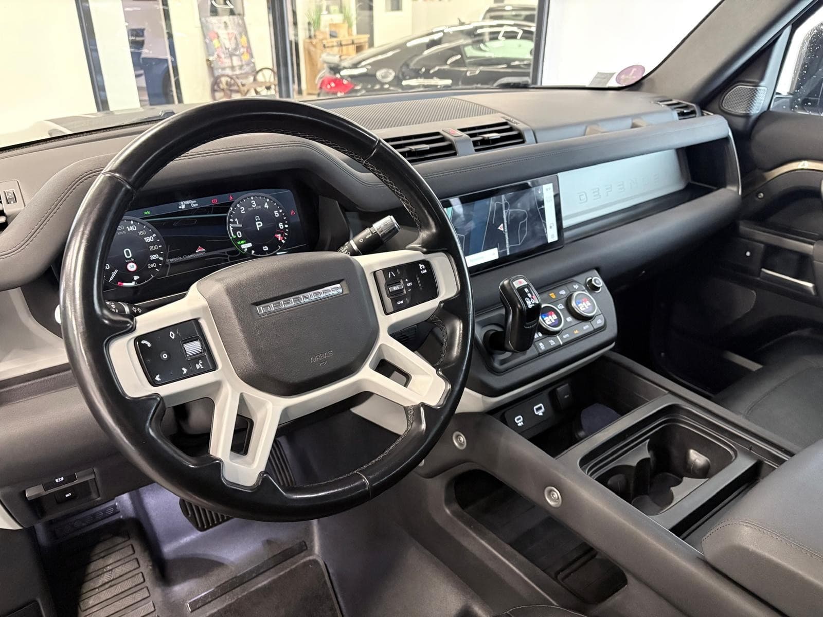 LAND ROVER DEFENDER 110 P400e PHEV 404cv BVA8 S / Camera 360 / CarPlay / Galerie / Top Case / Snorkel — photo 6