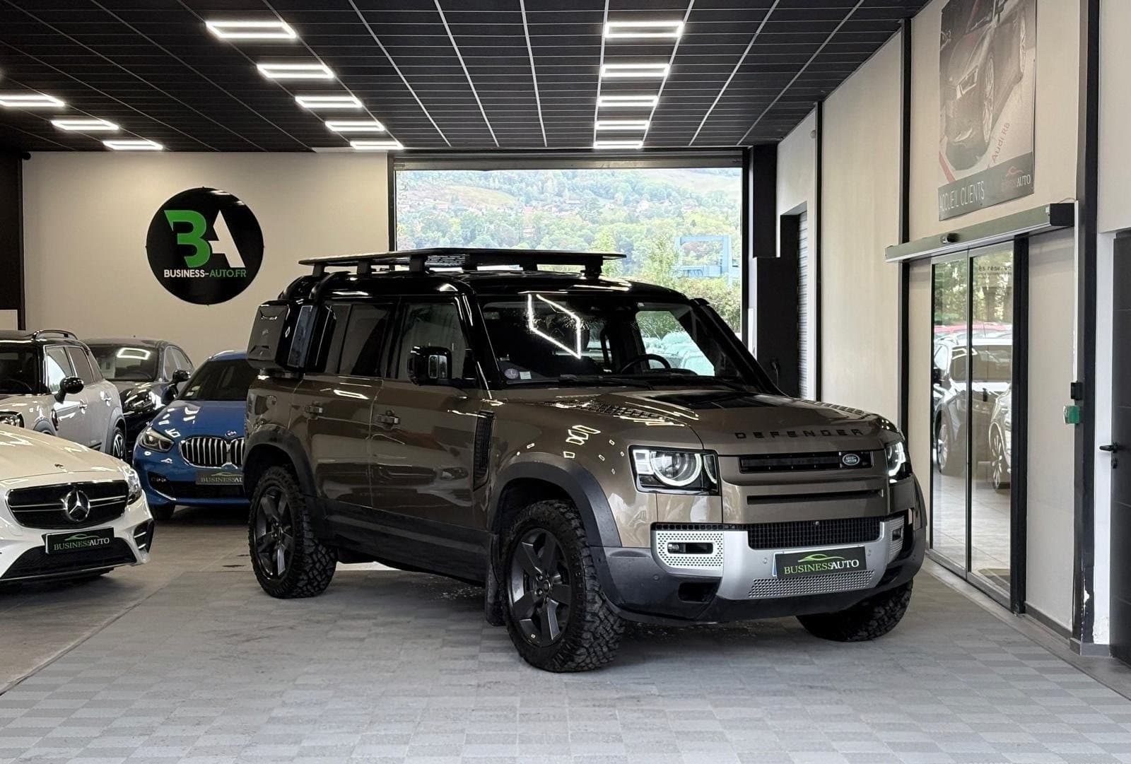 LAND ROVER DEFENDER 110 P400e PHEV 404cv BVA8 S / Camera 360 / CarPlay / Galerie / Top Case / Snorkel — photo 2