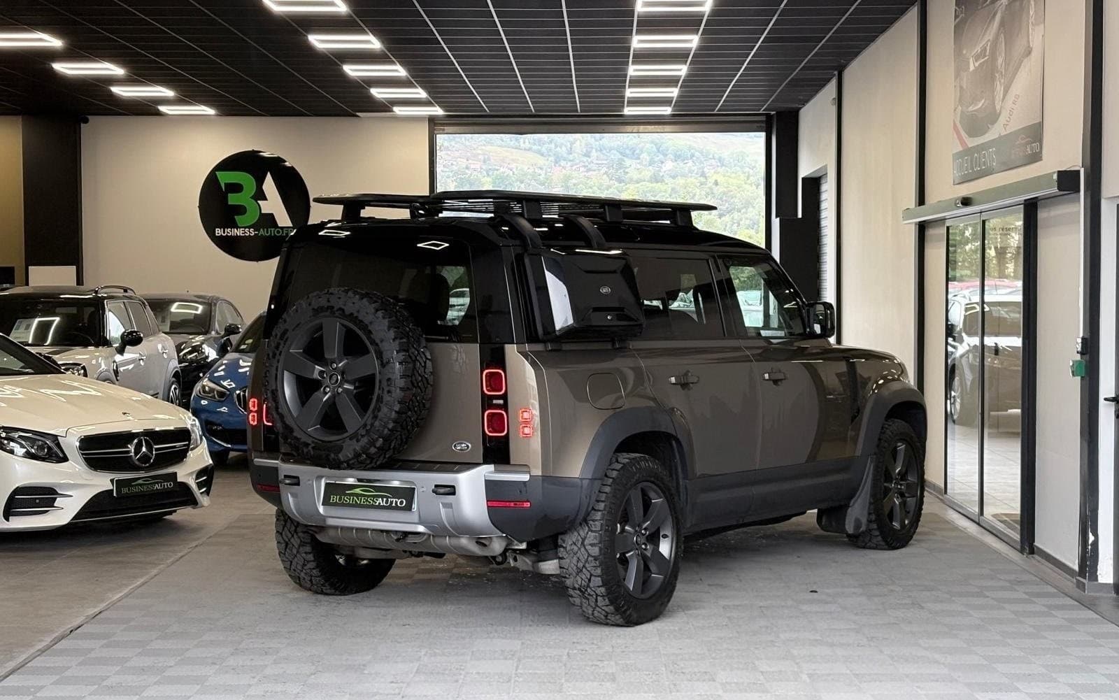 LAND ROVER DEFENDER 110 P400e PHEV 404cv BVA8 S / Camera 360 / CarPlay / Galerie / Top Case / Snorkel — photo 9
