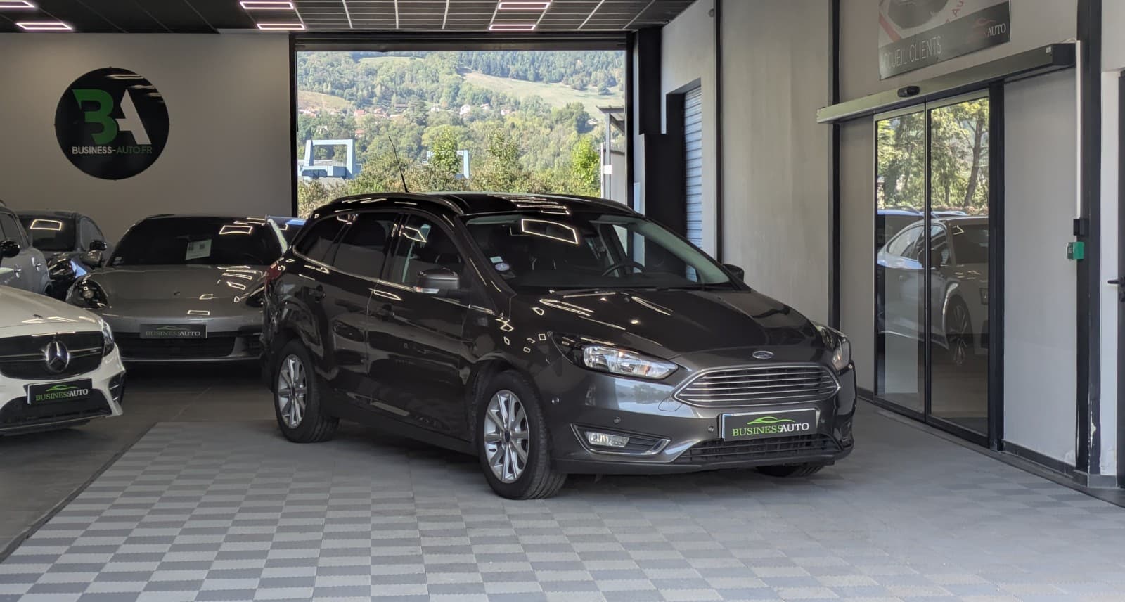 FORD FOCUS 1.5 EcoBoost 150cv S&S Titanium / GPS / Park Assist / 1ere Main — photo 2