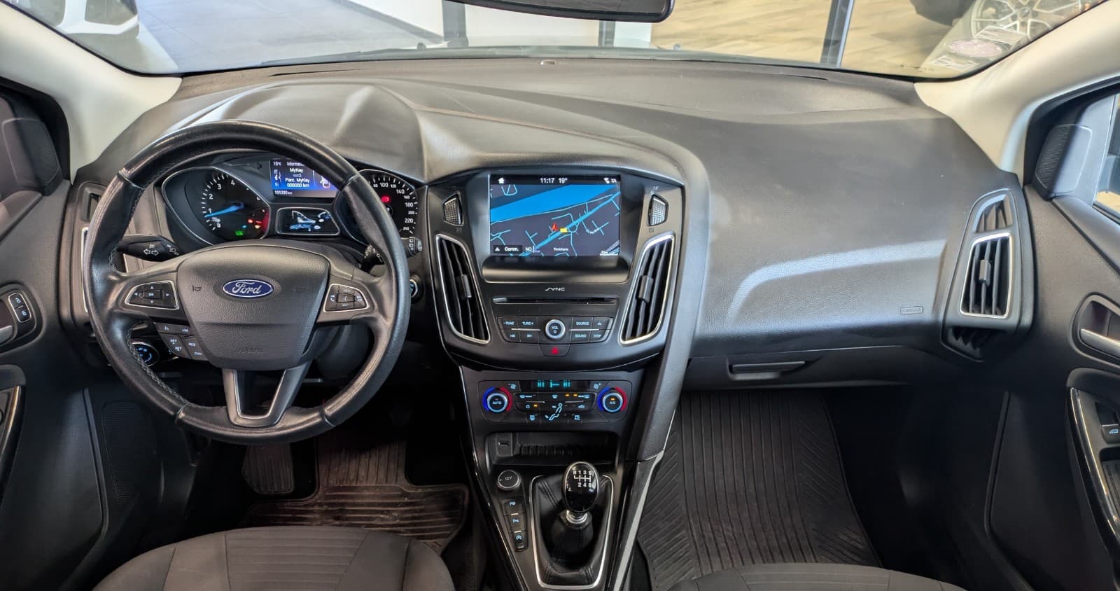 FORD FOCUS 1.5 EcoBoost 150cv S&S Titanium / GPS / Park Assist / 1ere Main — photo 3