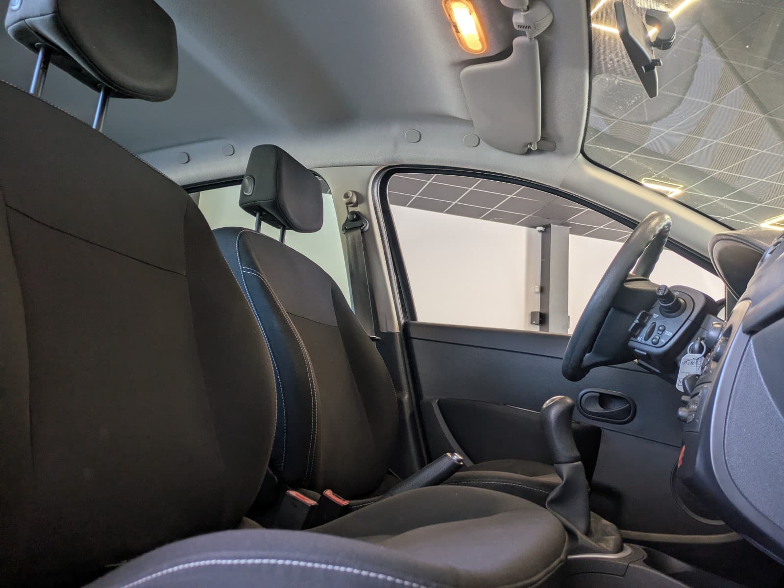 RENAULT CLIO dCi 75cv eco2 Business / Ecran / Régulateur / 5 Portes — photo 6