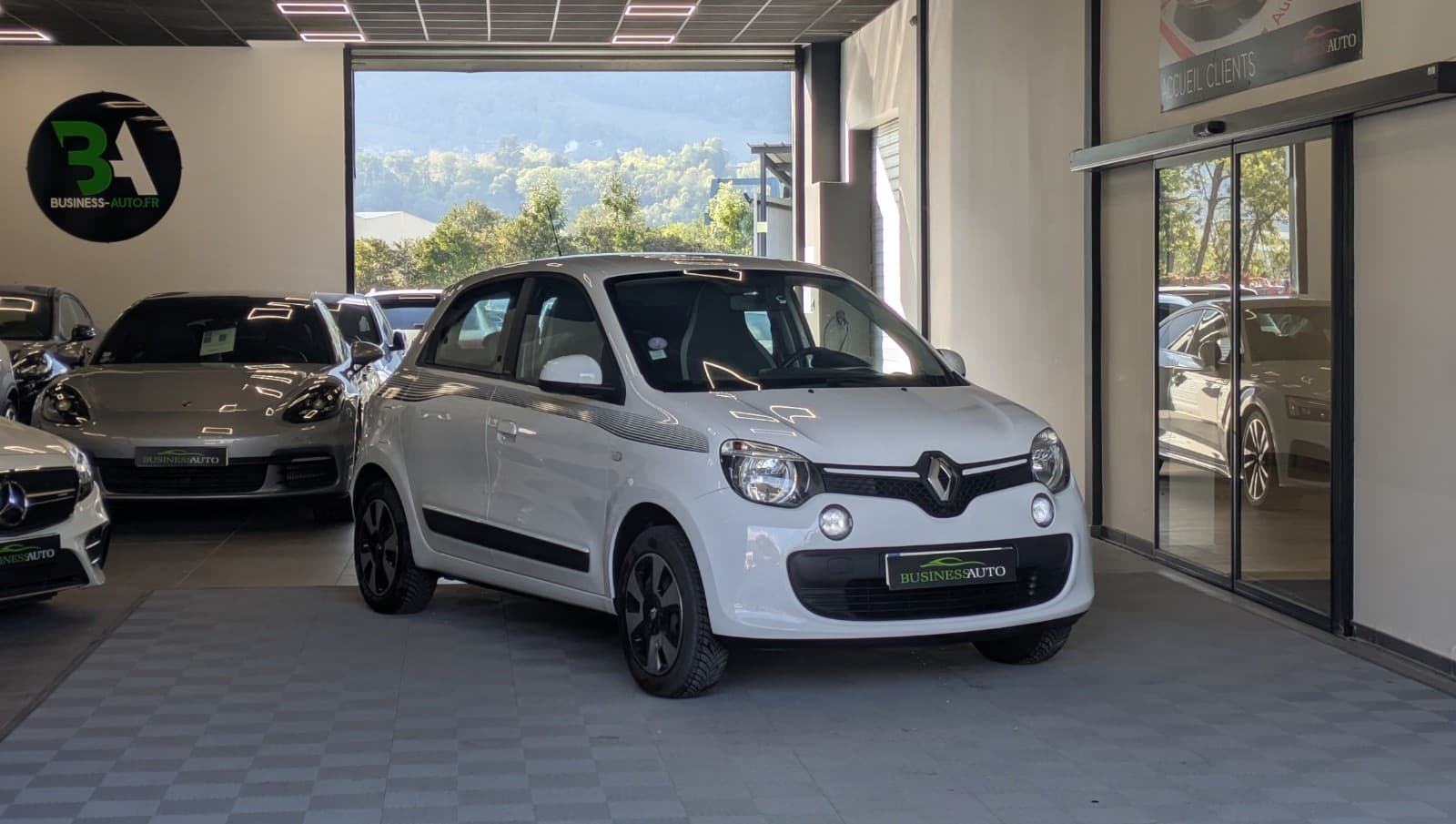 RENAULT TWINGO 0.9 TCe 90 Limited EDC — photo 2