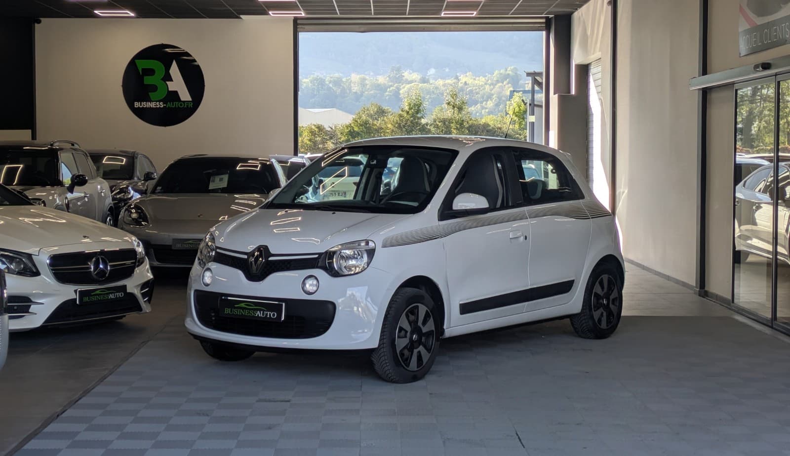 RENAULT TWINGO 0.9 TCe 90 Limited EDC — photo 1