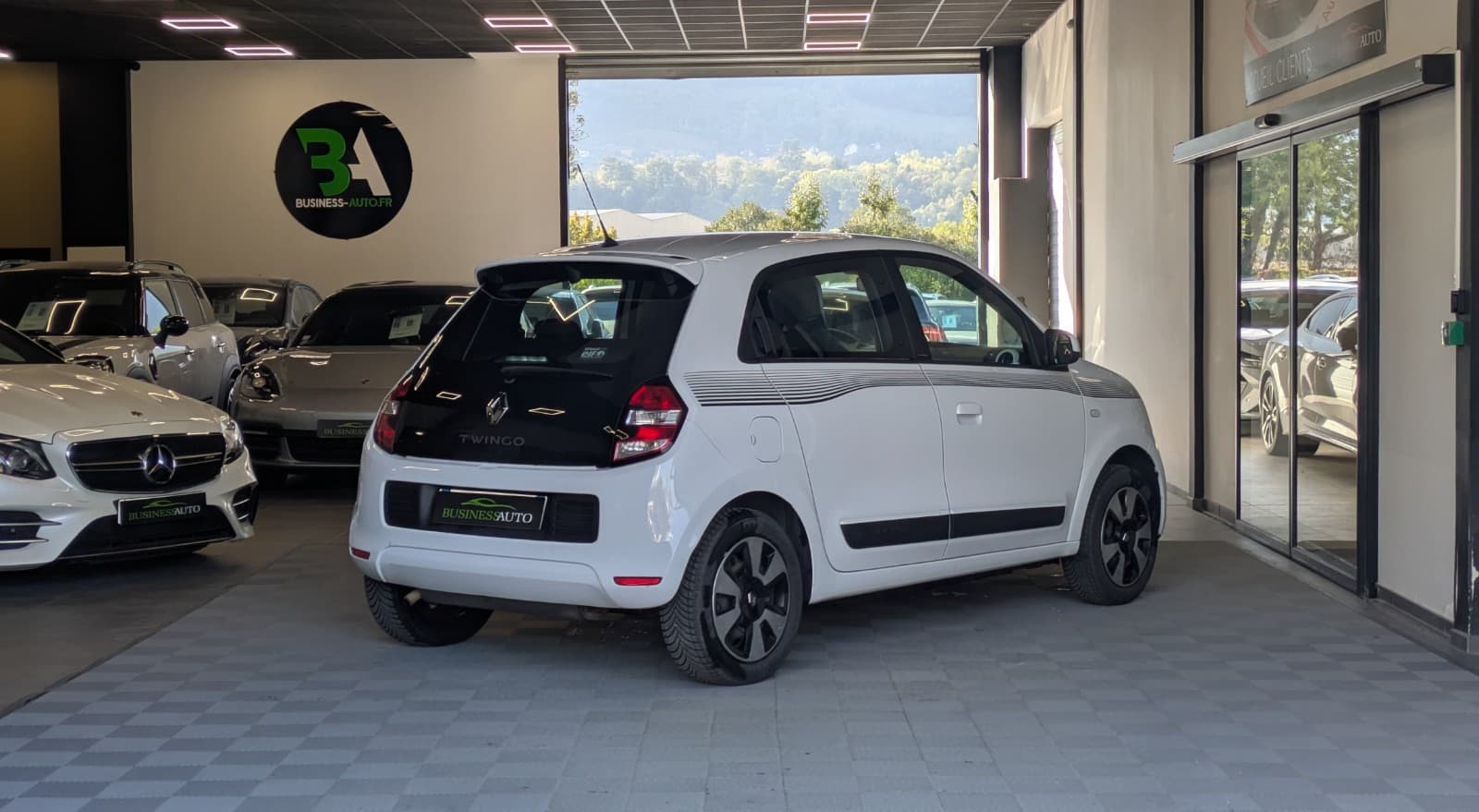 RENAULT TWINGO 0.9 TCe 90 Limited EDC — photo 8