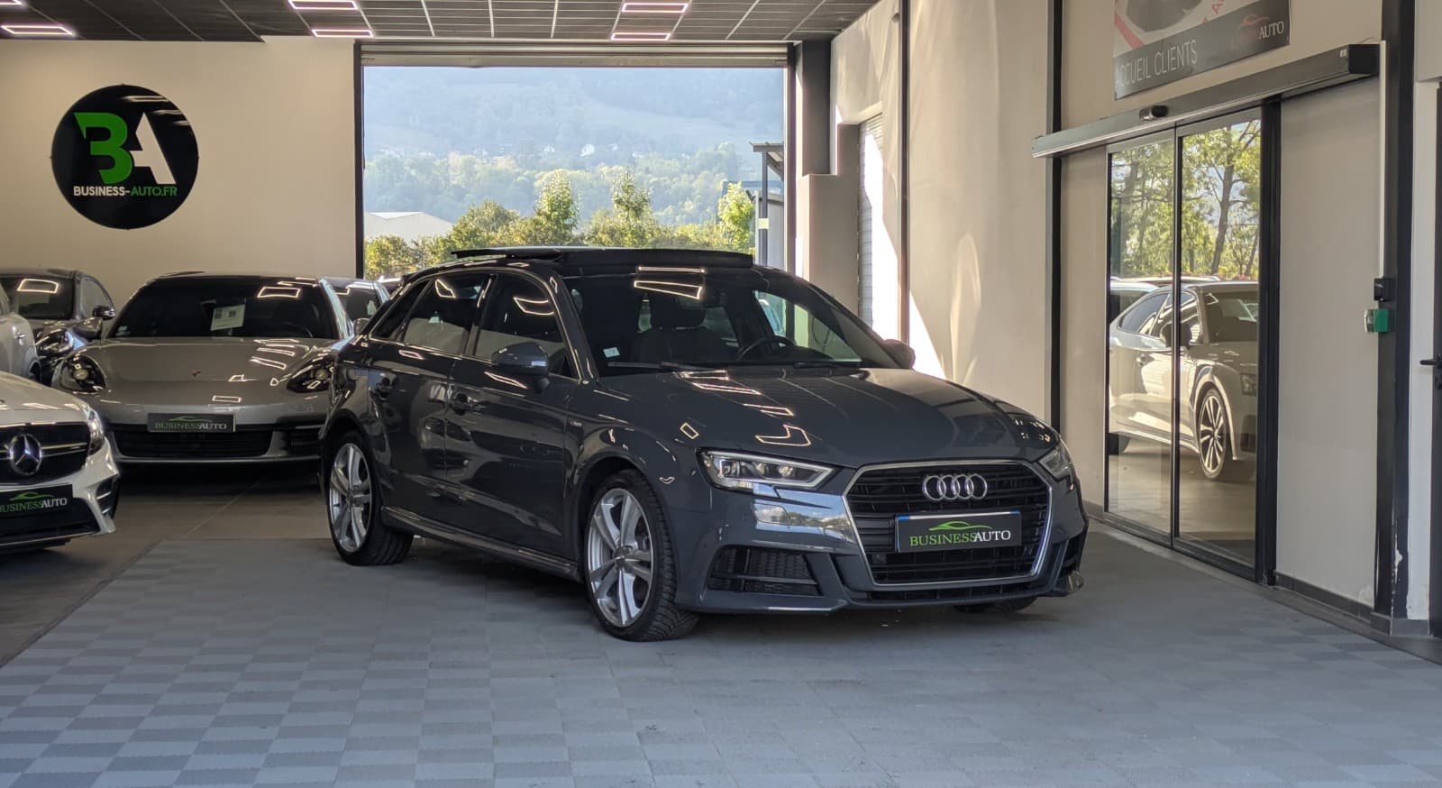 AUDI A3 35 TDI 150 S tronic 7 S Line Plus — photo 2