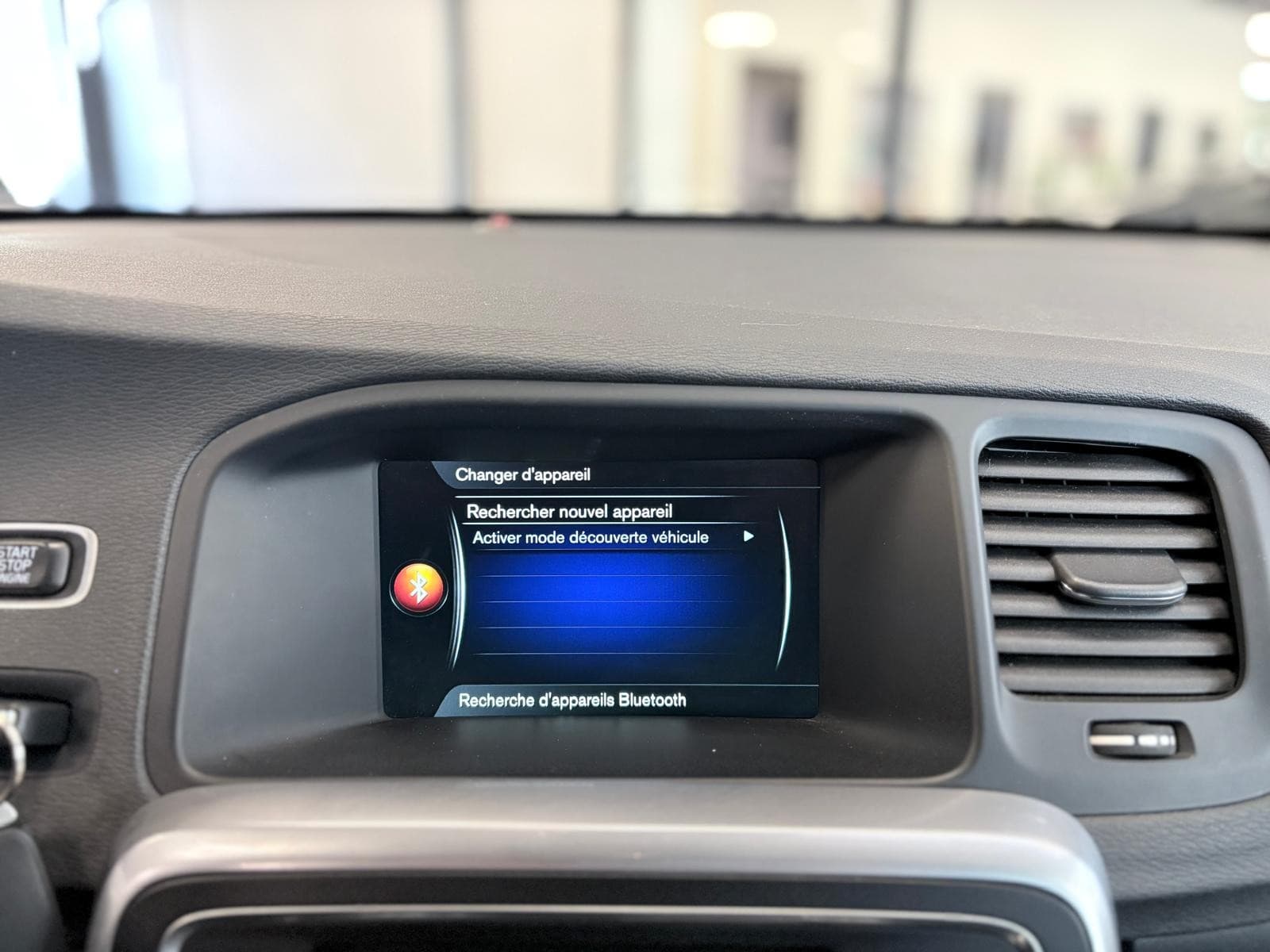 VOLVO V60 D4 190 ch Stop&Start Geartronic 8 Momentum — photo 12