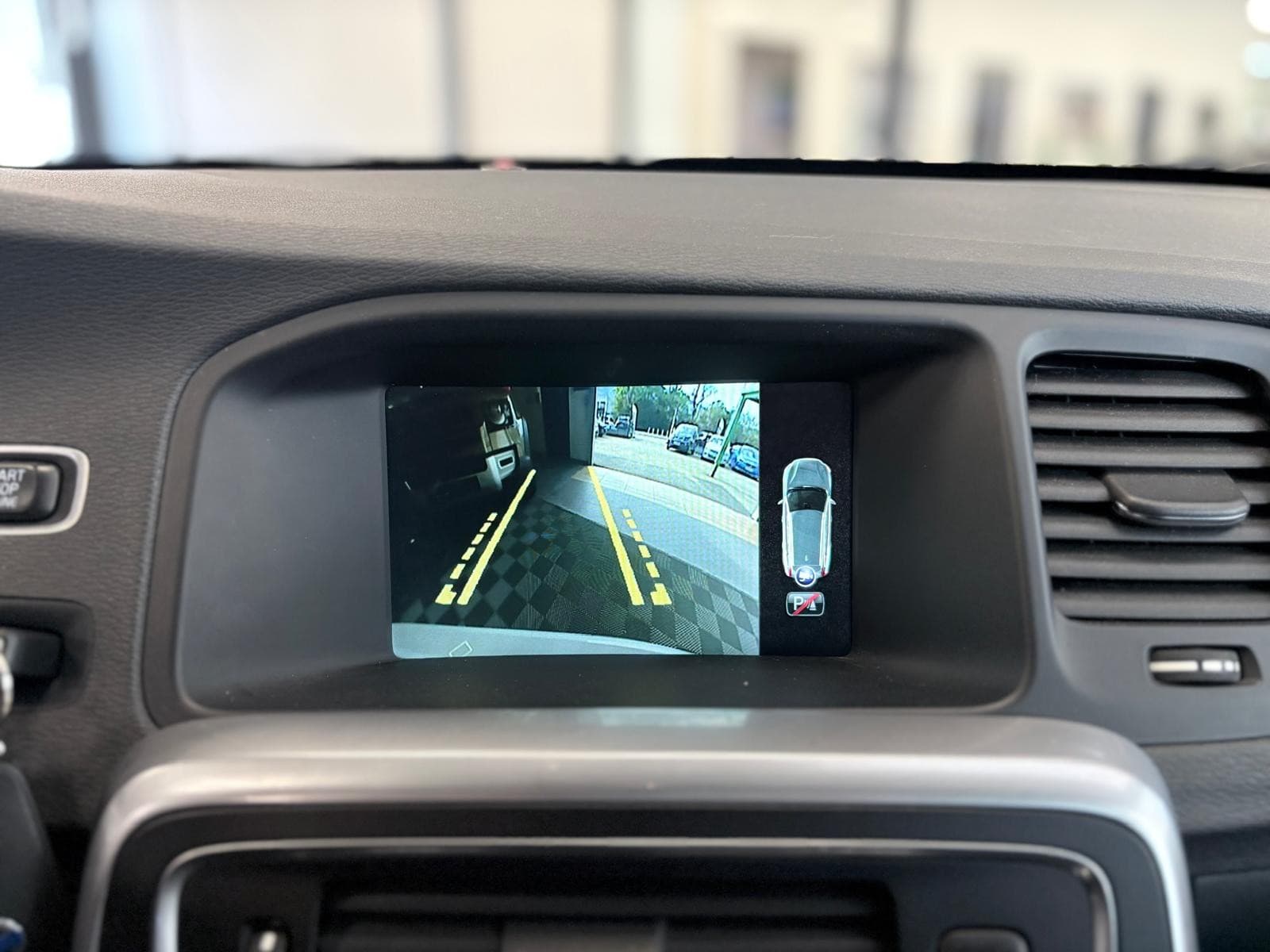 VOLVO V60 D4 190 ch Stop&Start Geartronic 8 Momentum — photo 7
