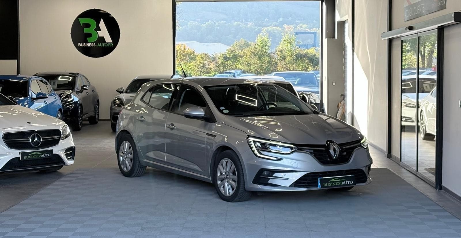 RENAULT MEGANE Blue dCi 115cv 21B Business / GPS / Bluetooth — photo 2
