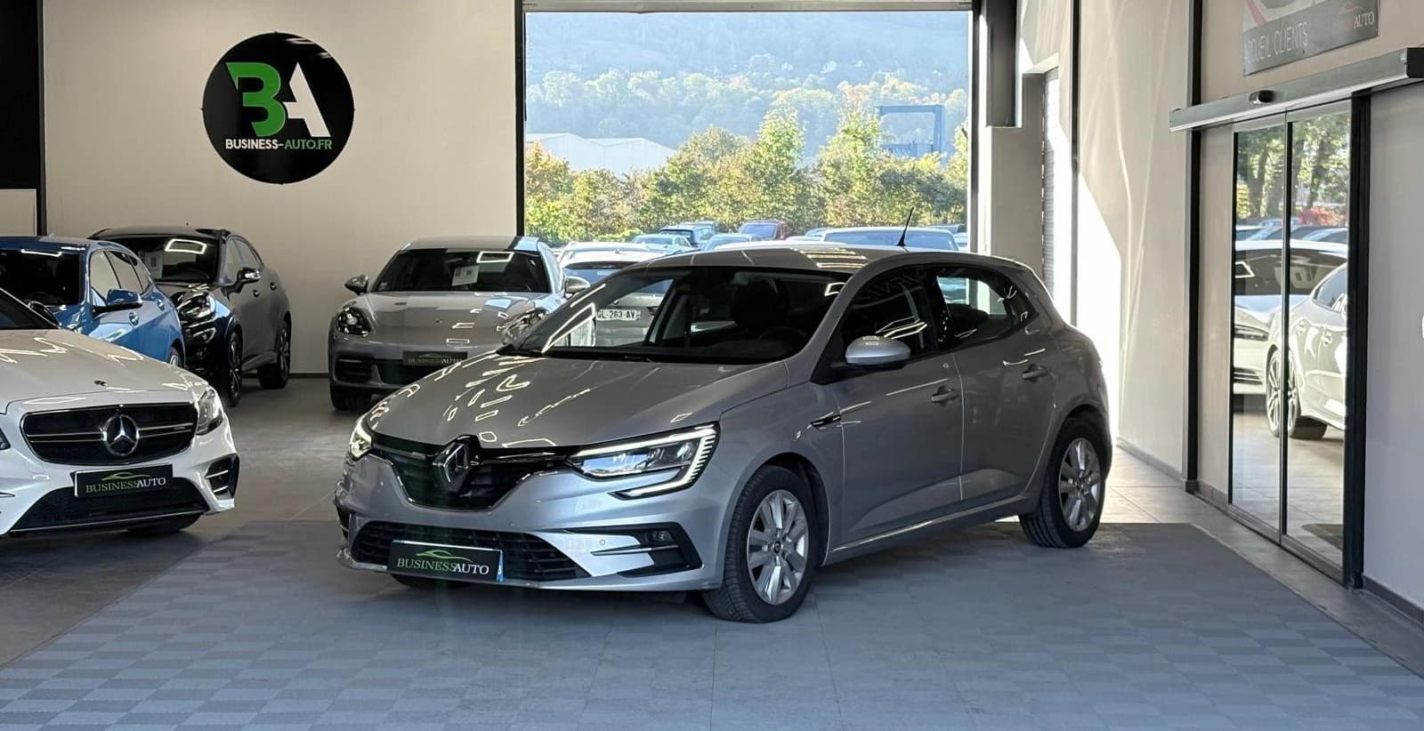RENAULT MEGANE Blue dCi 115cv 21B Business / GPS / Bluetooth — photo 1