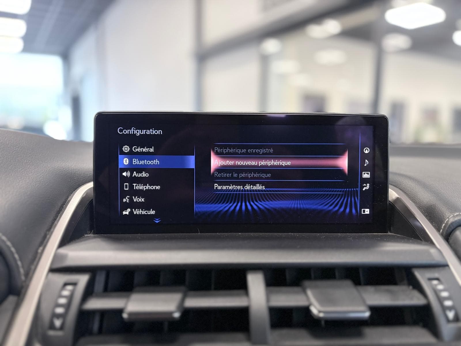 LEXUS NX 300h 4WD Luxe / GPS / Camera / Toit Panoramique — photo 12