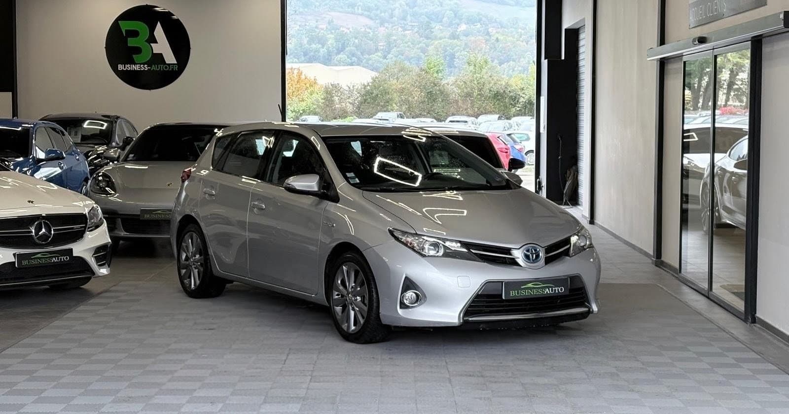TOYOTA AURIS Hybride 136h / Camera / GPS / Bluetooth — photo 2