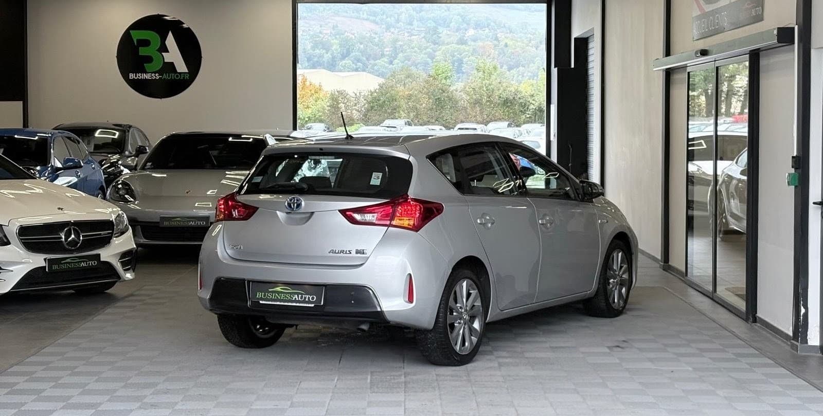 TOYOTA AURIS Hybride 136h / Camera / GPS / Bluetooth — photo 10