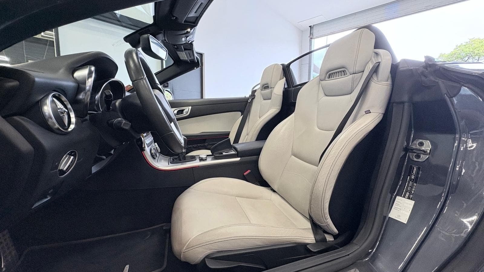 MERCEDES CLASSE SLK 200 1.8 184cv Décapotable / Toit Panoramique / Chauffage de Nuque / Cuir / Sièges Chauffants — photo 5