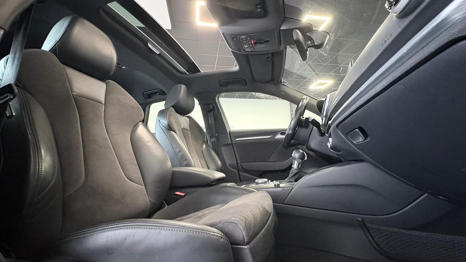 AUDI A3 1.4 TFSI e-tron 204cv Ambition Luxe S tronic 6 / Toit Ouvrant / GPS / Camera — photo 5