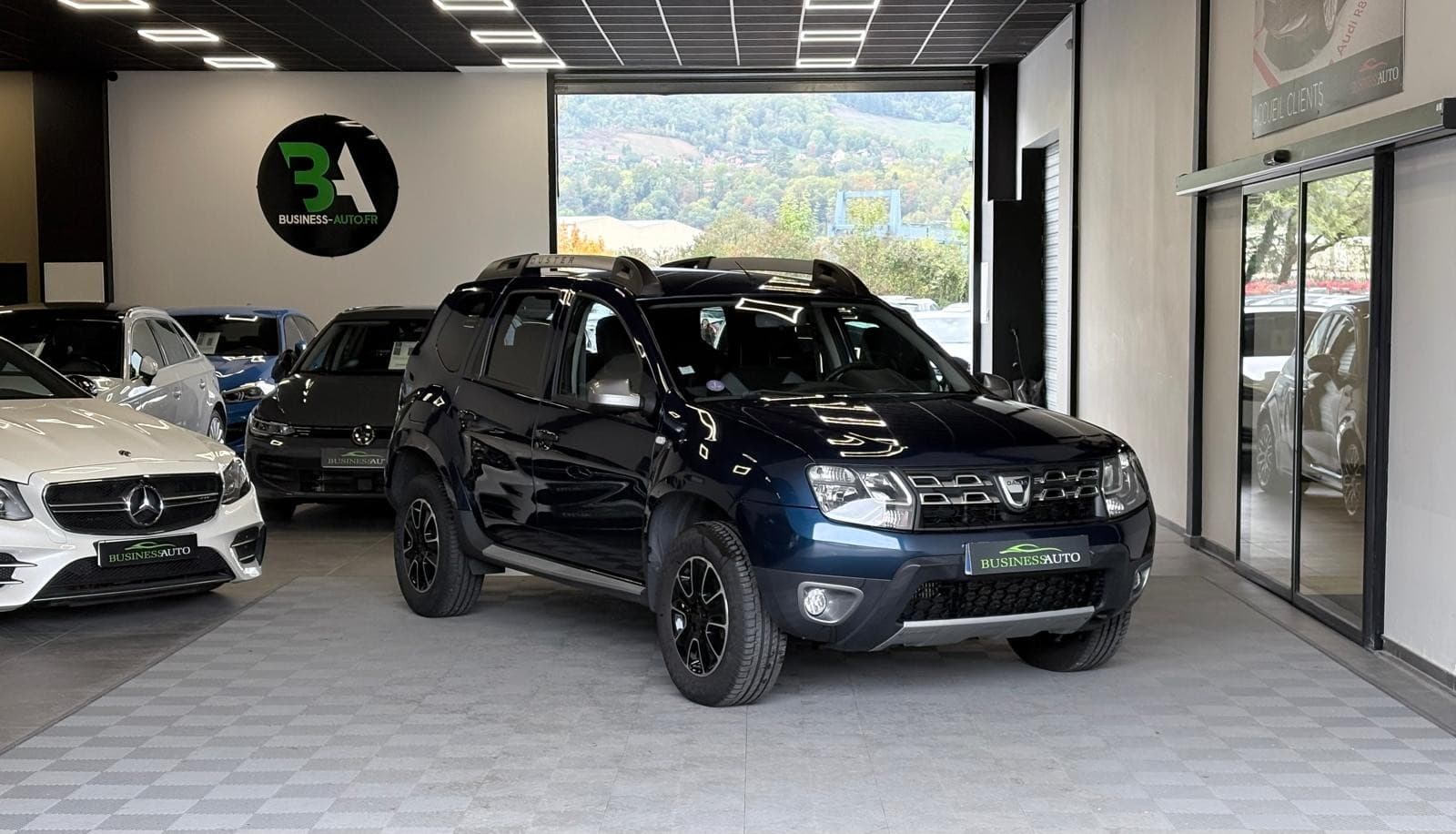 DACIA DUSTER TCe 125cv 4x4 Prestige Edition 2016 / Attelage / GPS / Camera — photo 2