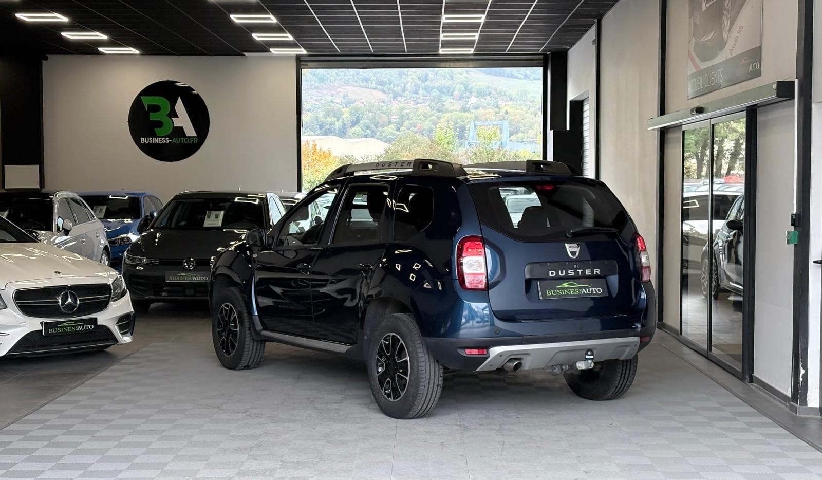 DACIA DUSTER TCe 125cv 4x4 Prestige Edition 2016 / Attelage / GPS / Camera — photo 9