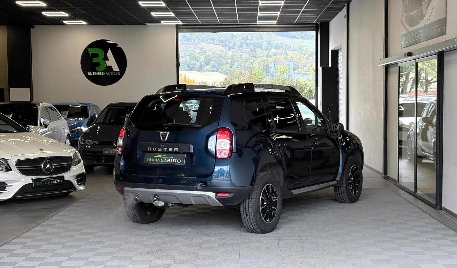 DACIA DUSTER TCe 125cv 4x4 Prestige Edition 2016 / Attelage / GPS / Camera — photo 10
