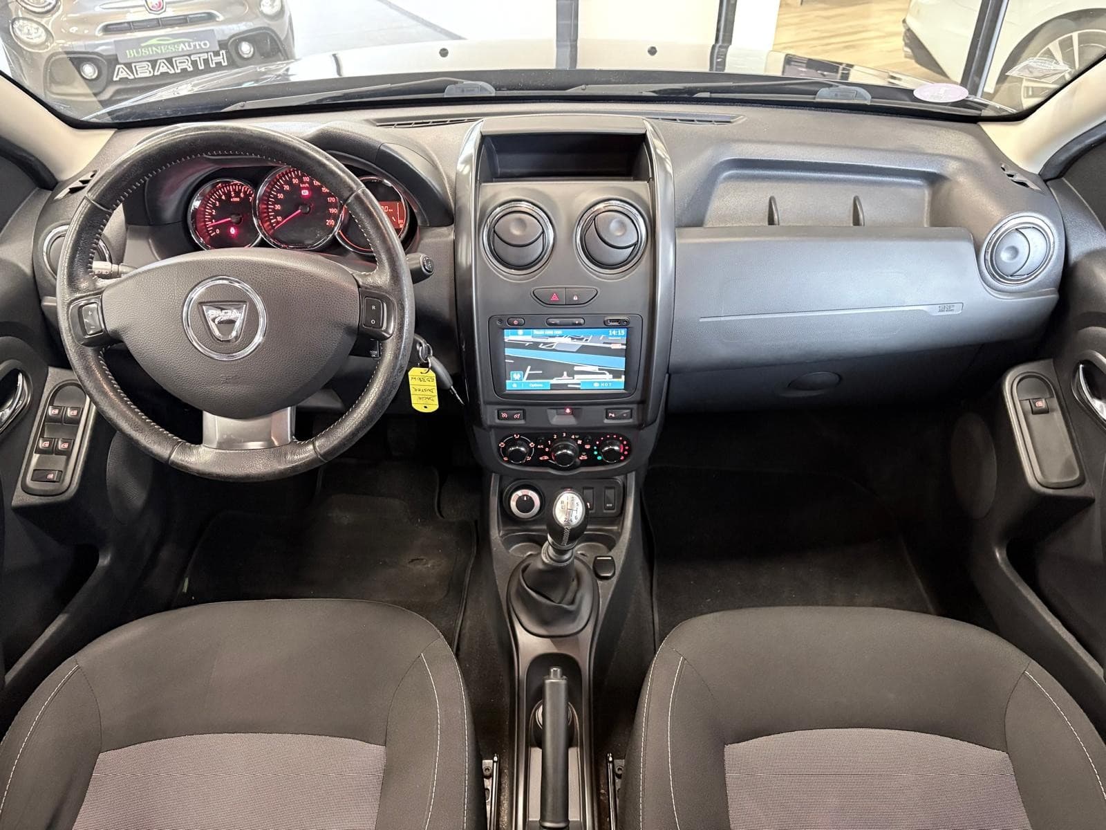 DACIA DUSTER TCe 125cv 4x4 Prestige Edition 2016 / Attelage / GPS / Camera — photo 3