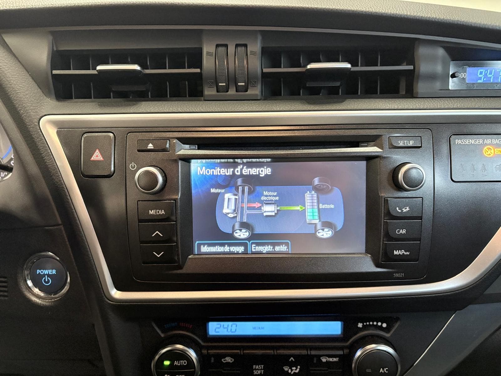 TOYOTA AURIS Hybride 136h Dynamic 15" — photo 11