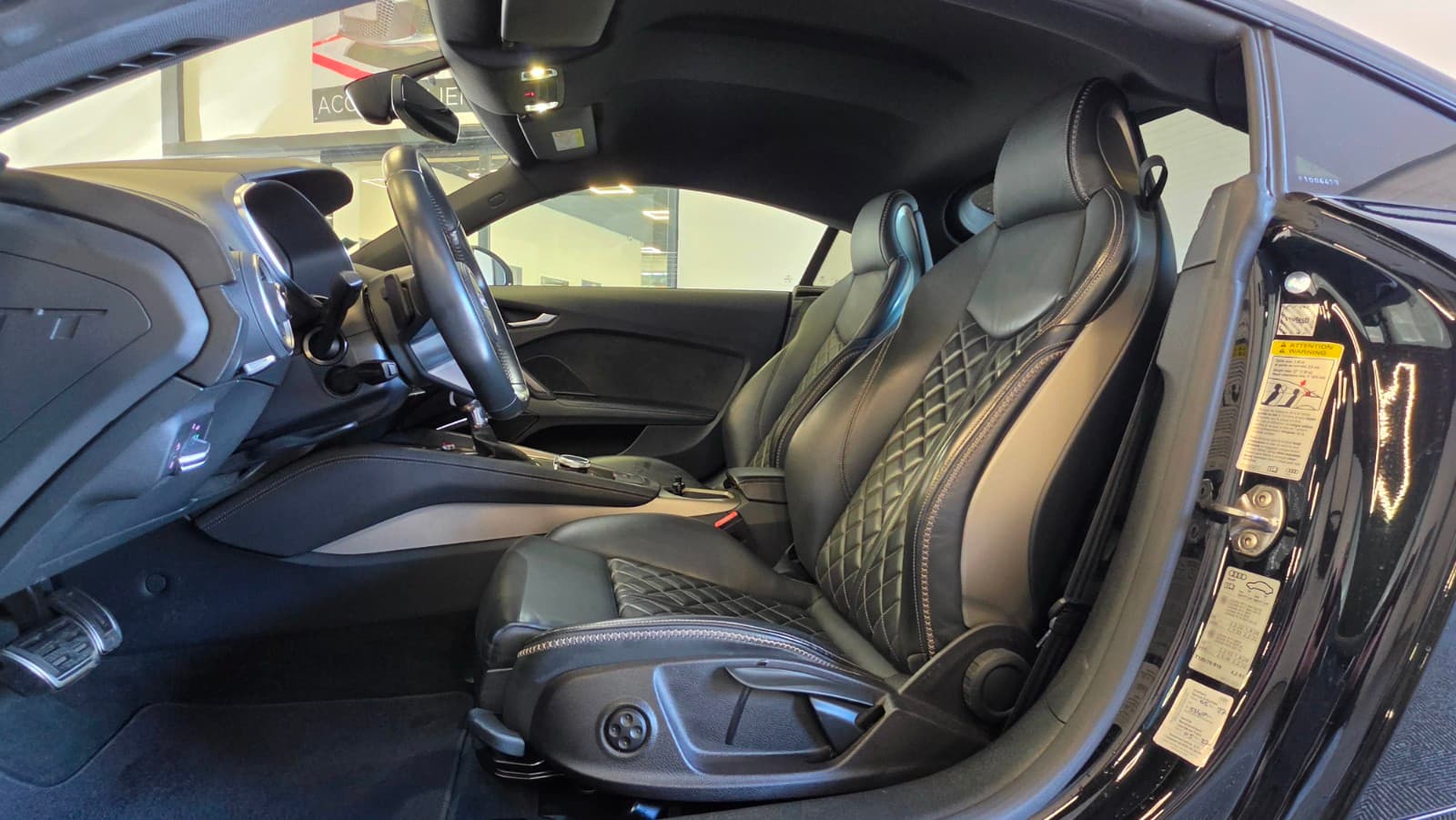 AUDI TT 40 TFSI 197cv S tronic 7 Héritage / Camera / Bang & Olufsen / Black Line — photo 4