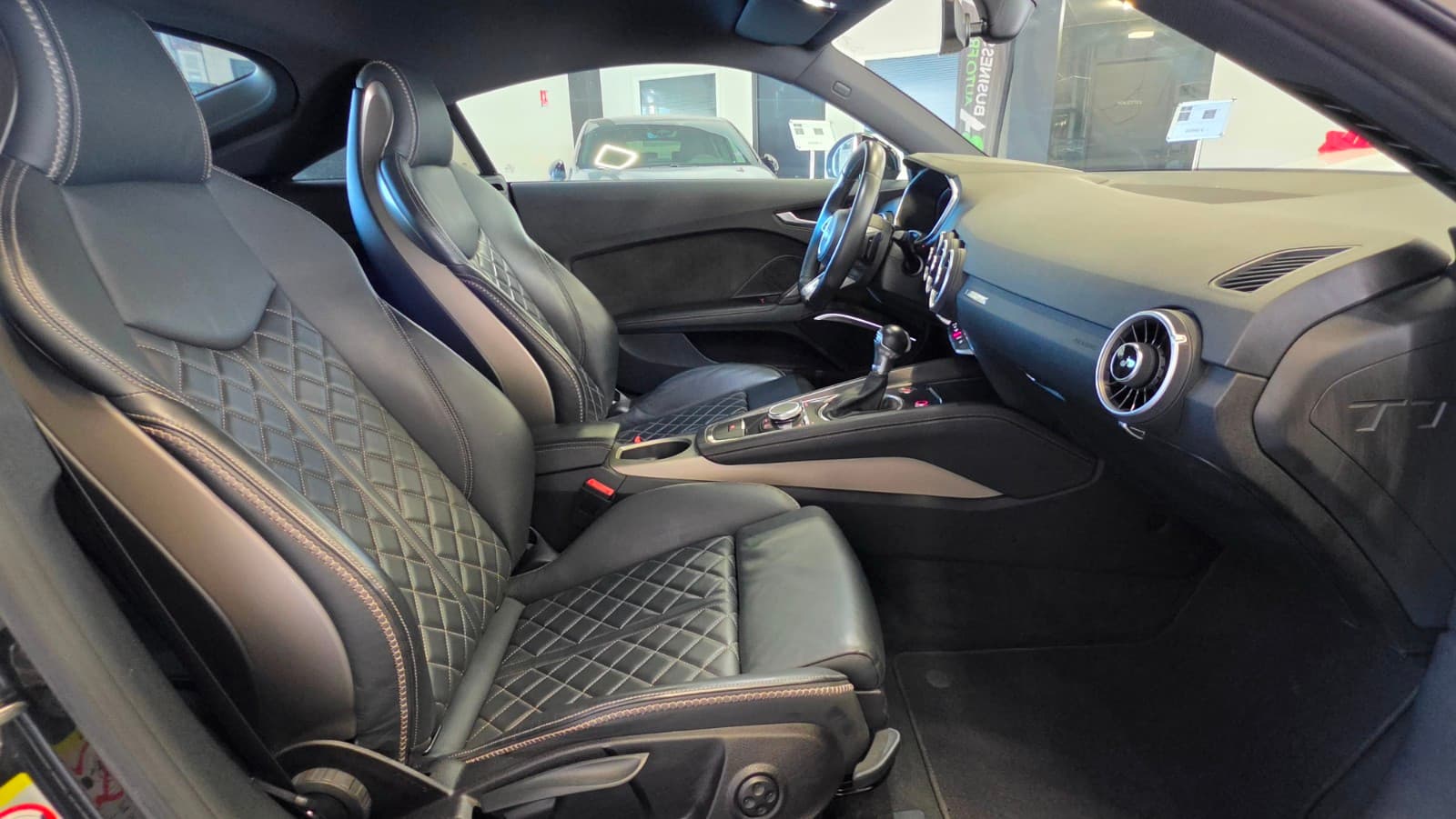 AUDI TT 40 TFSI 197cv S tronic 7 Héritage / Camera / Bang & Olufsen / Black Line — photo 5