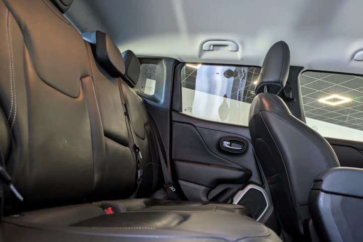 JEEP RENEGADE 1.6 MultiJet 120cv BVR6 Limited / Cuir / GPS — photo 6