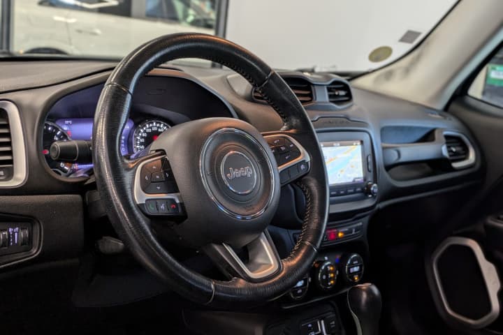 JEEP RENEGADE 1.6 MultiJet 120cv BVR6 Limited / Cuir / GPS — photo 4