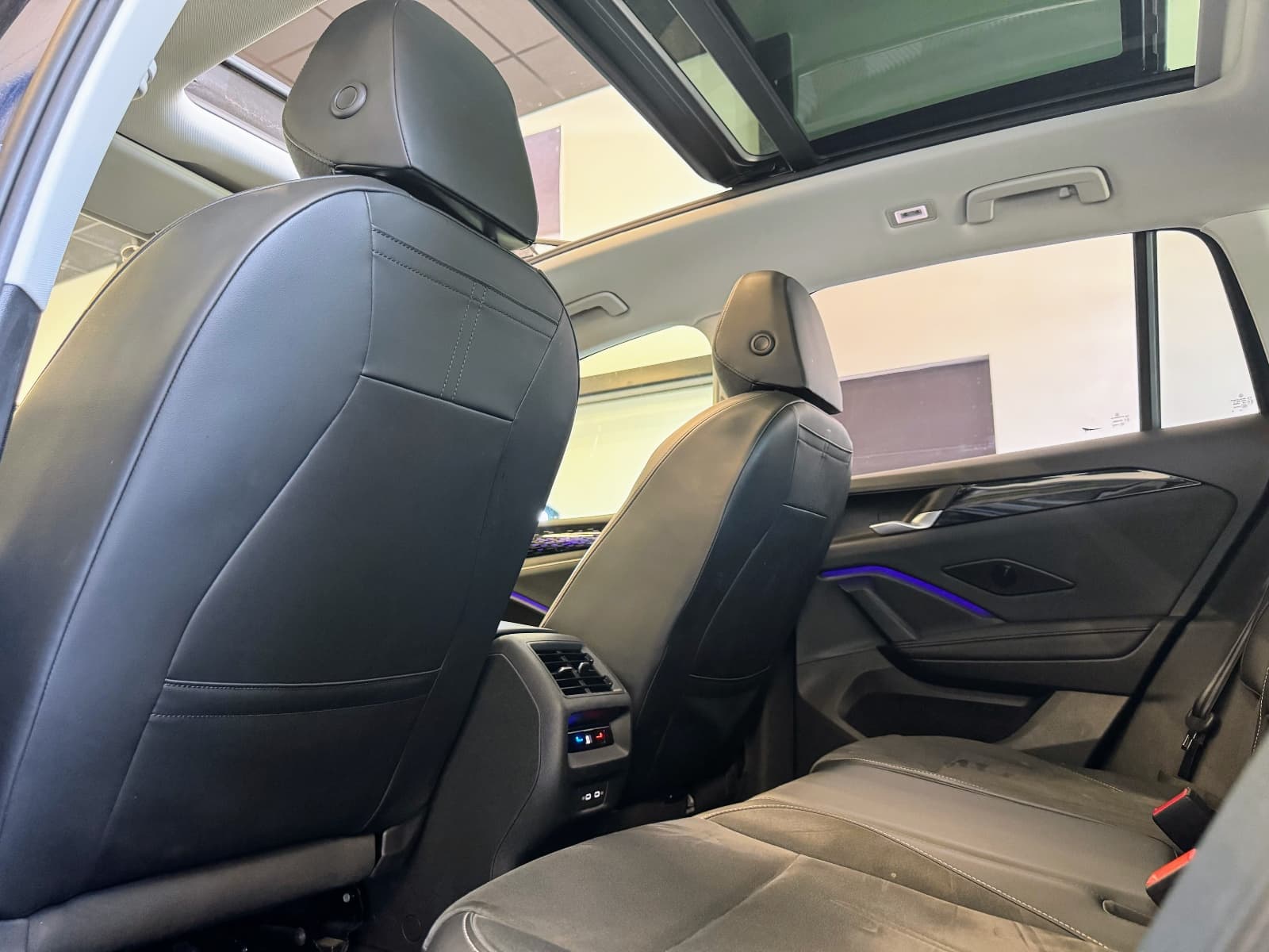 VOLKSWAGEN TIGUAN 2.0 TDI 150cv DSG7 Elegance / Toit Ouvrant / Camera 360 / Sièges Chauffants / CarPlay — photo 6