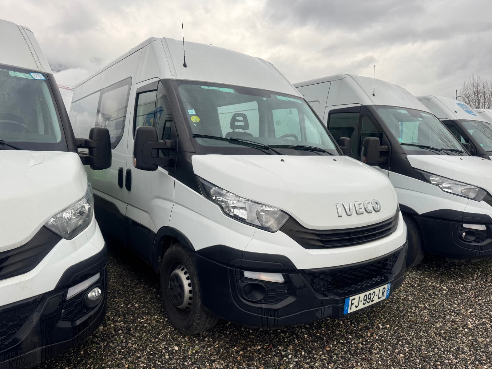 IVECO DAILY Double Cabine GN 35 C 14S V12 H2 7 PLACES — photo 2