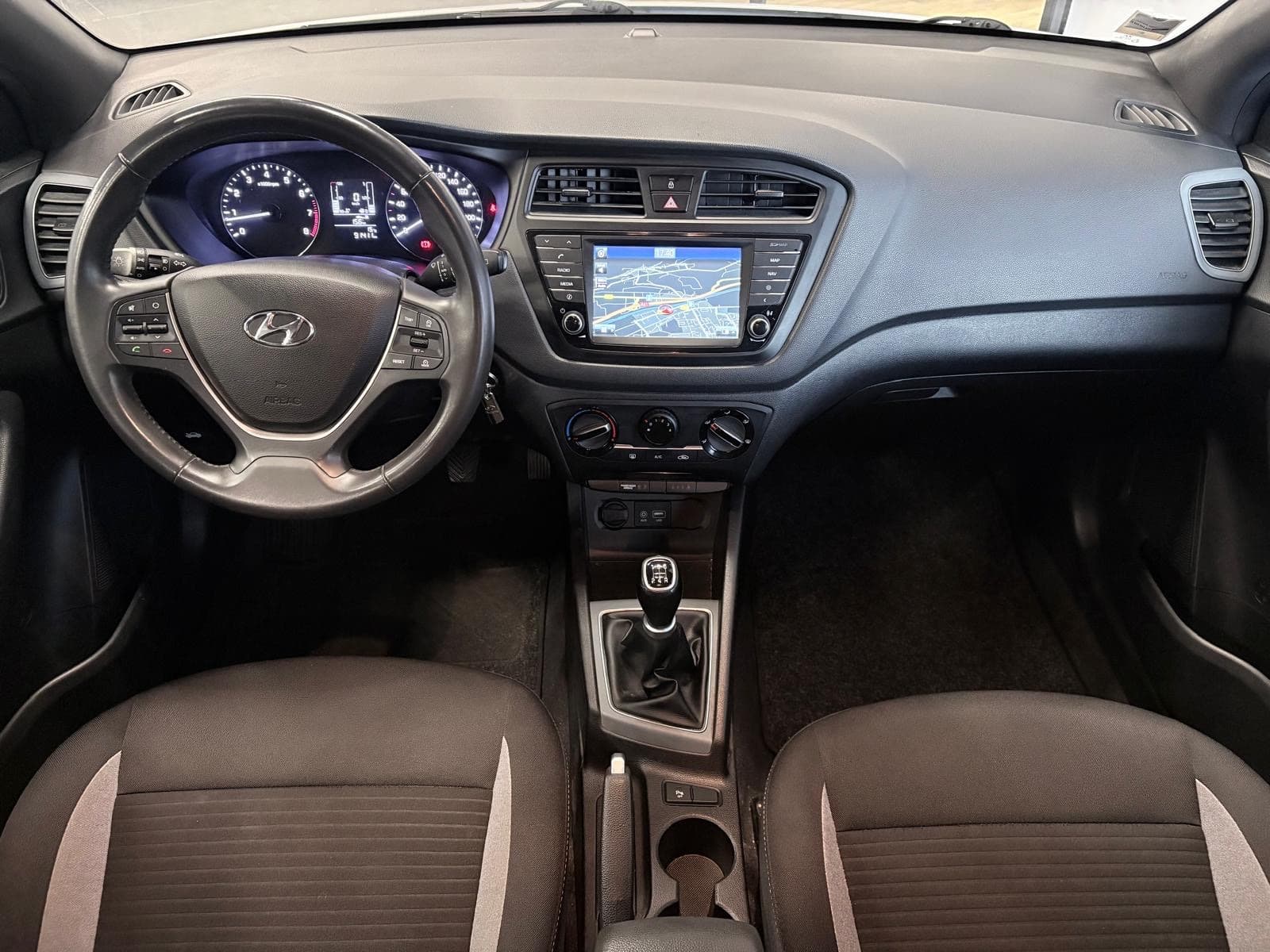 HYUNDAI I20 1.2 84cv Edition #Navi / GPS / Caméra / 5 Portes / Crit’Air 1 — photo 3