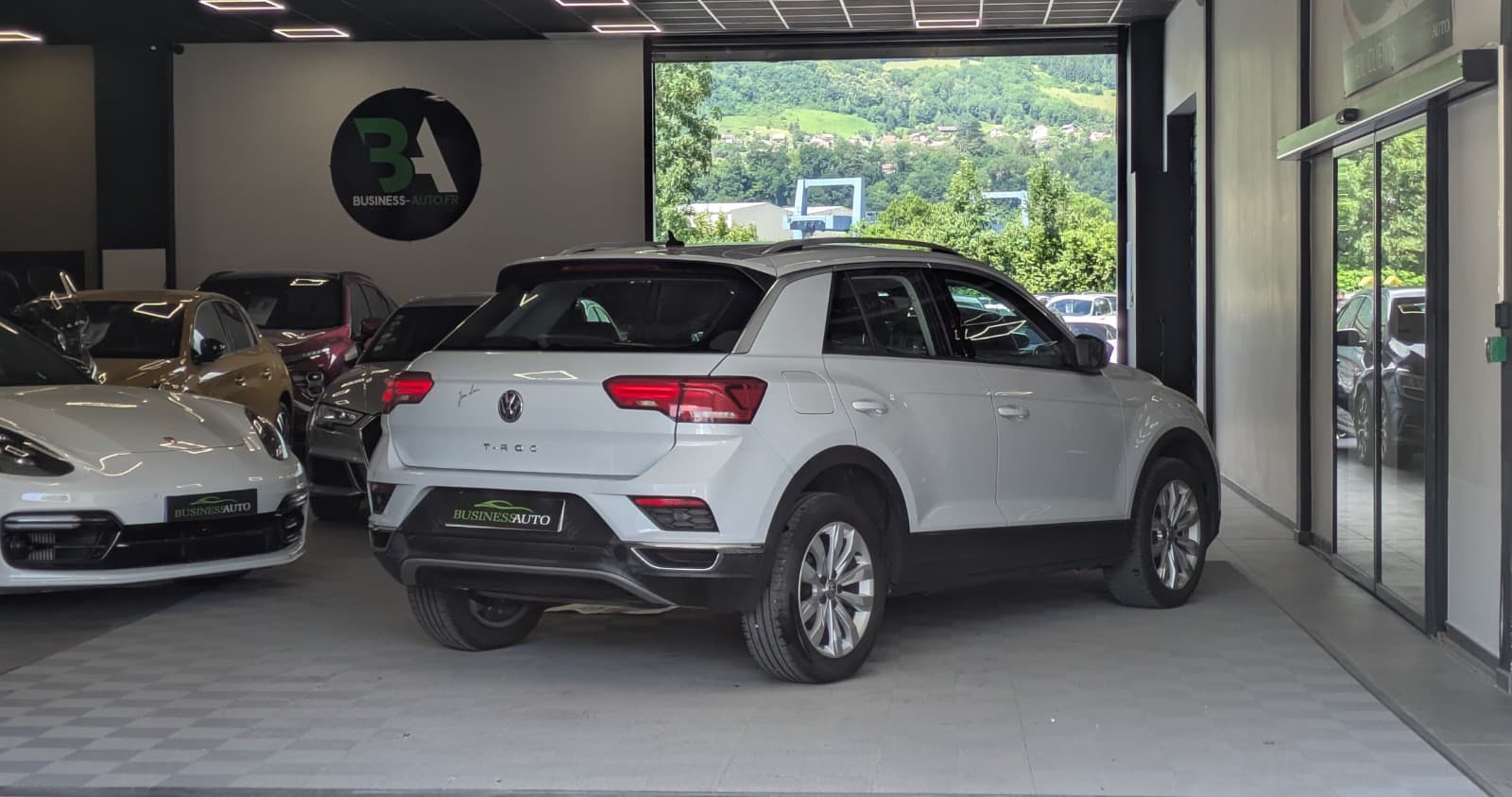 VOLKSWAGEN T-ROC 1.0 TSI 115cv Lounge / Camera / GPS / Crit'Air 1 — photo 9