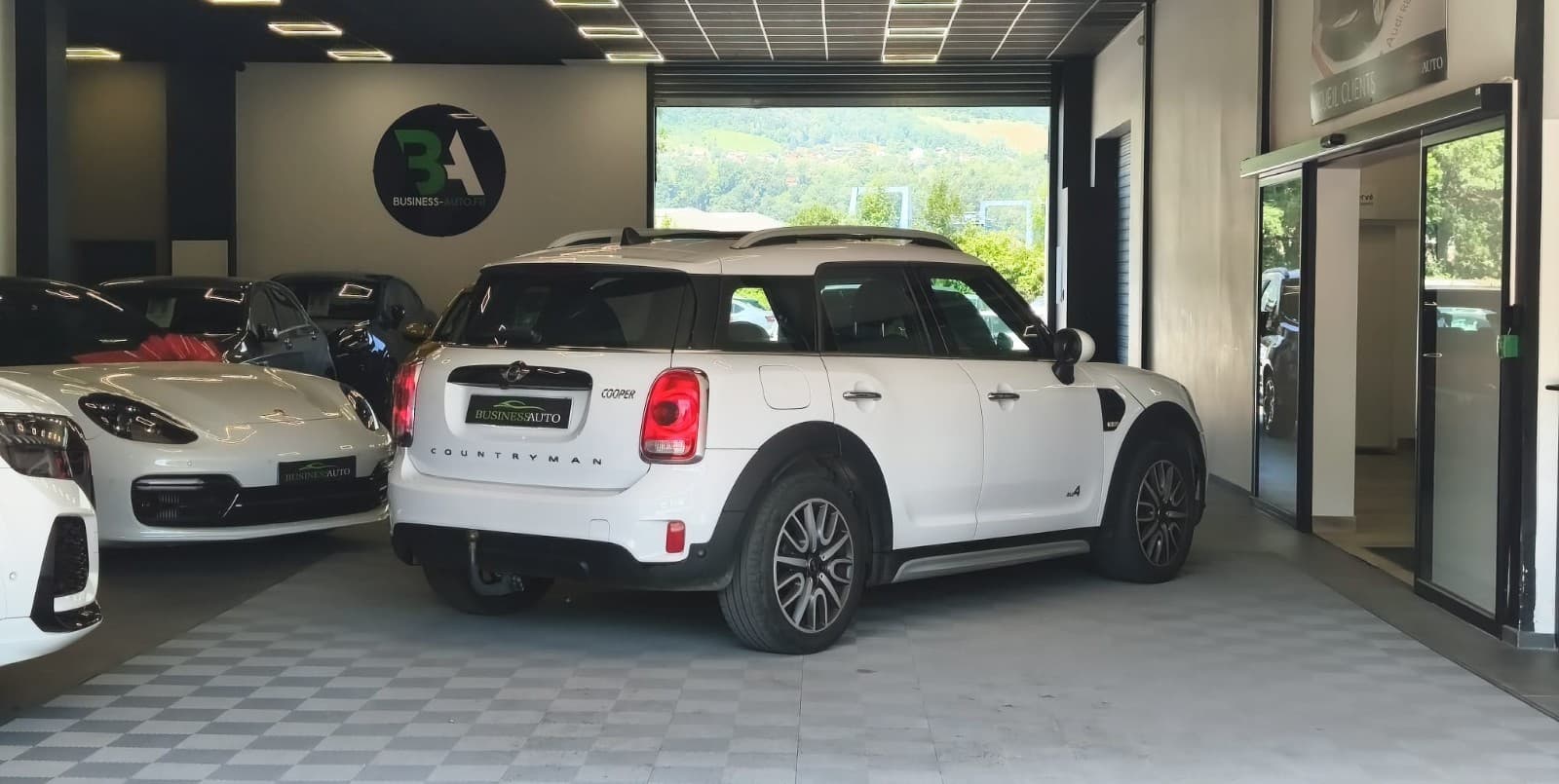MINI COUNTRYMAN F60 136cv ALL4 BVA8 John Cooper Works / Toit Ouvrant / GPS / Affichage Tete Haute / Camera — photo 10
