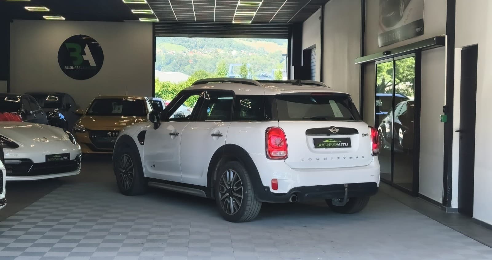 MINI COUNTRYMAN F60 136cv ALL4 BVA8 John Cooper Works / Toit Ouvrant / GPS / Affichage Tete Haute / Camera — photo 9