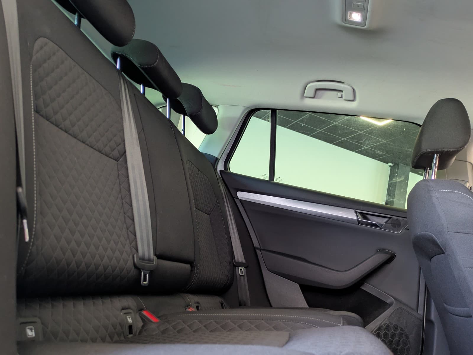 SKODA SUPERB 2.0 TDI 150 SCR DSG7 TVA Recupérable — photo 4
