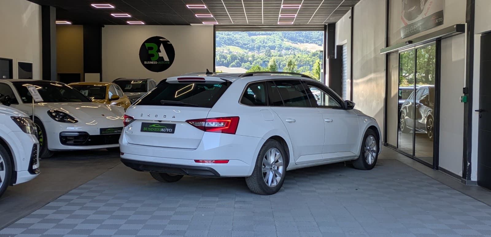 SKODA SUPERB 2.0 TDI 150 SCR DSG7 TVA Recupérable — photo 9