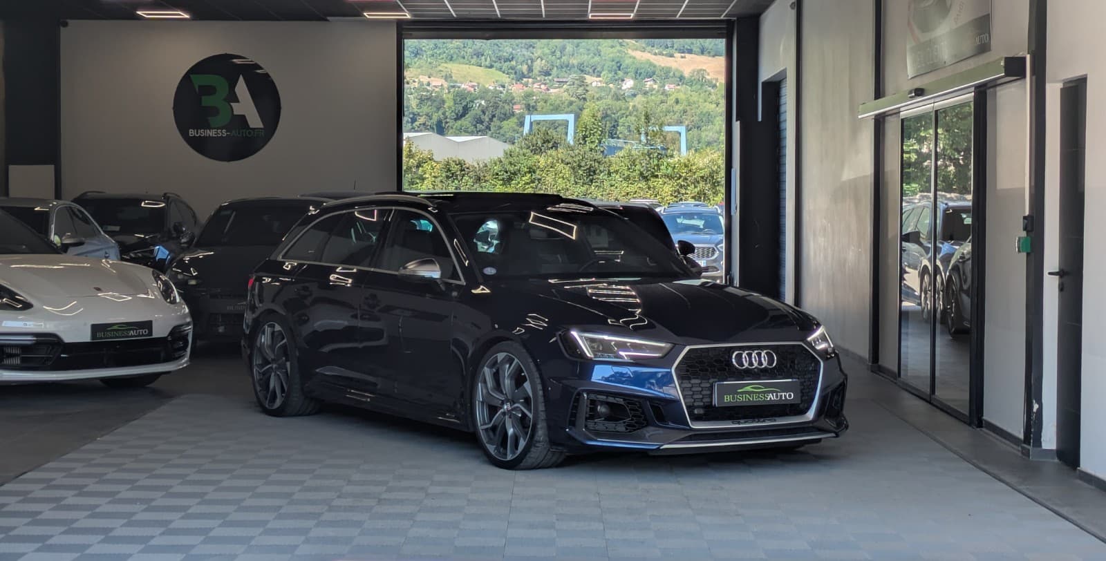 AUDI RS4 2.9 V6 TFSI 450cv Tiptronic 8 / Toit Ouvrant / Pack Carbone / B&O / Camera 360 — photo 2