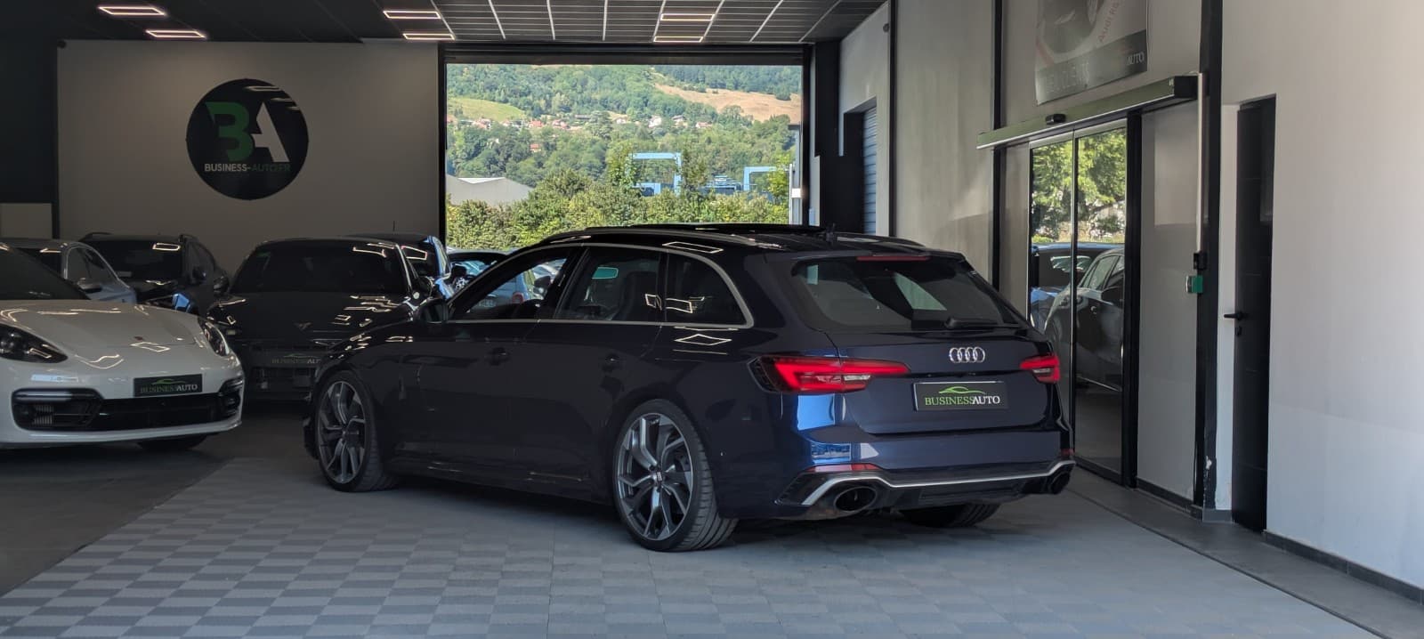 AUDI RS4 2.9 V6 TFSI 450cv Tiptronic 8 / Toit Ouvrant / Pack Carbone / B&O / Camera 360 — photo 10