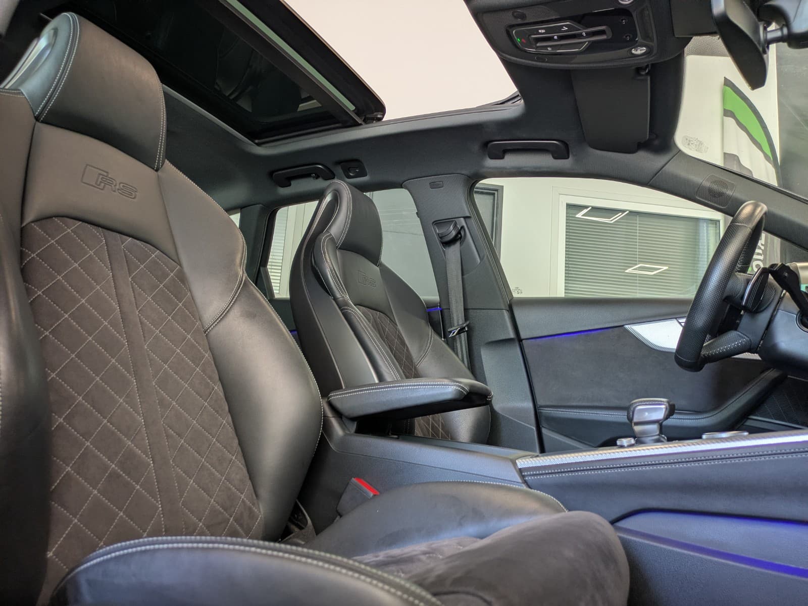 AUDI RS4 2.9 V6 TFSI 450cv Tiptronic 8 / Toit Ouvrant / Pack Carbone / B&O / Camera 360 — photo 5