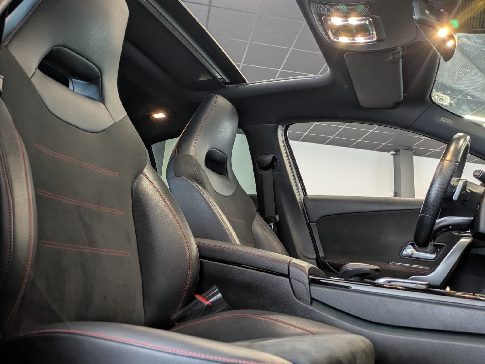 MERCEDES CLASSE A 250 e EQ POWER 8G-DCT AMG Line / Toit Ouvrant / Pack Premium + / Camera — photo 5