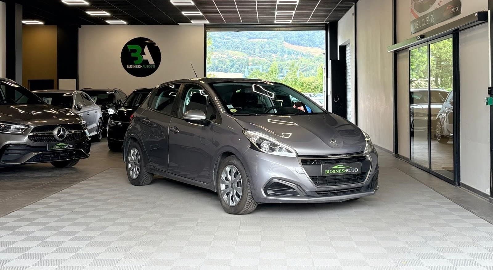 PEUGEOT 208 1.5 HDi 100cv S&S BVM6 Active / GPS / 5 Portes / Bluetooth — photo 2