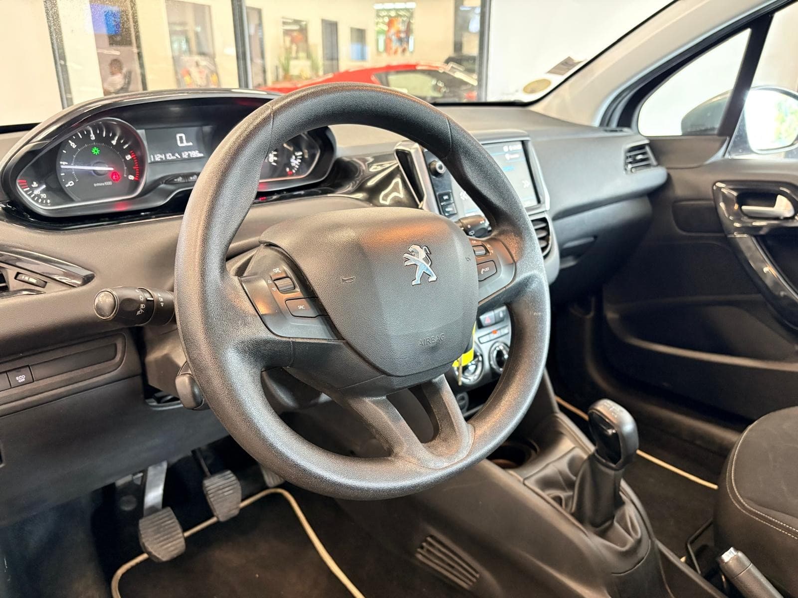 PEUGEOT 208 1.5 HDi 100cv S&S BVM6 Active / GPS / 5 Portes / Bluetooth — photo 5