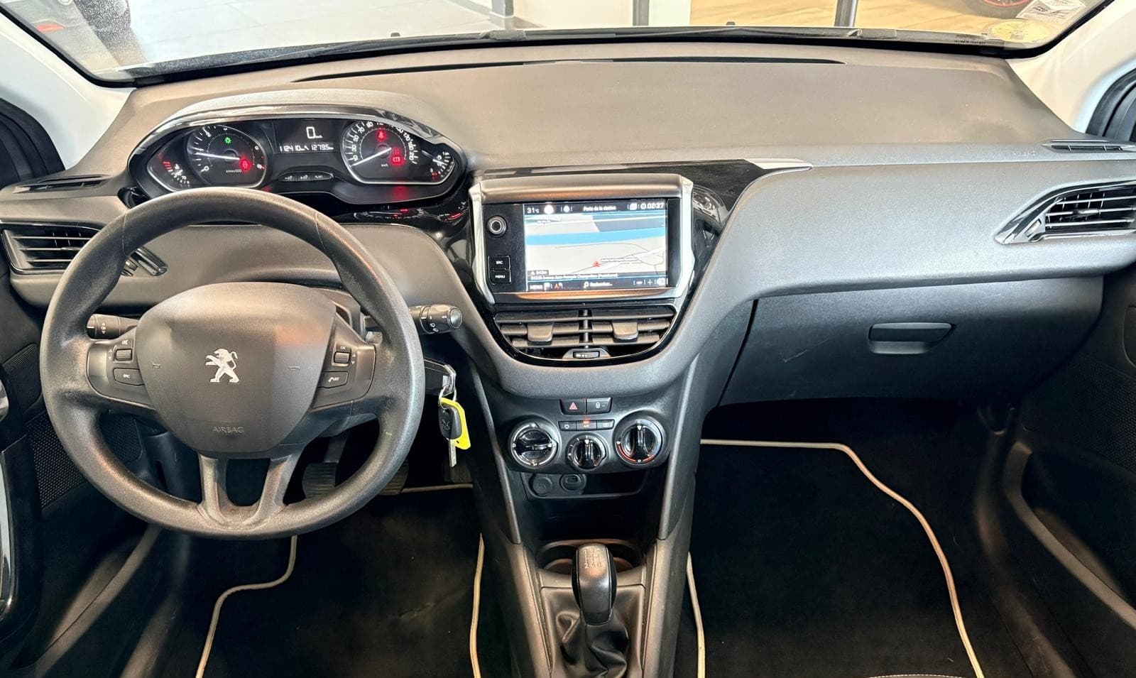PEUGEOT 208 1.5 HDi 100cv S&S BVM6 Active / GPS / 5 Portes / Bluetooth — photo 3