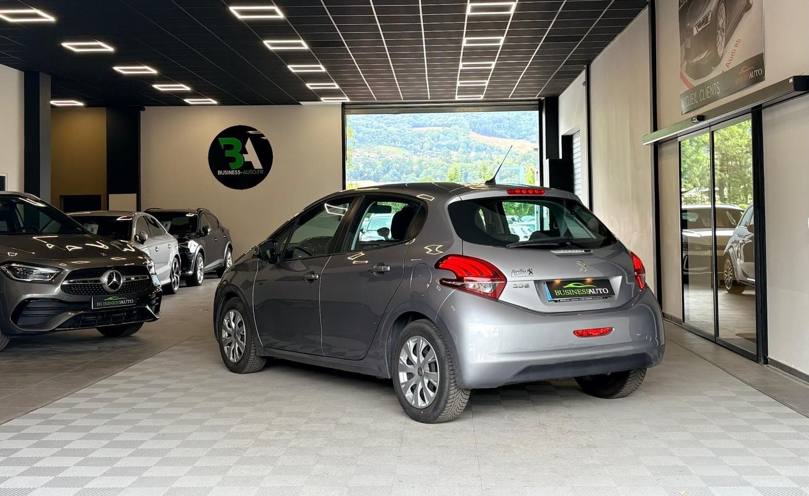 PEUGEOT 208 1.5 HDi 100cv S&S BVM6 Active / GPS / 5 Portes / Bluetooth — photo 10
