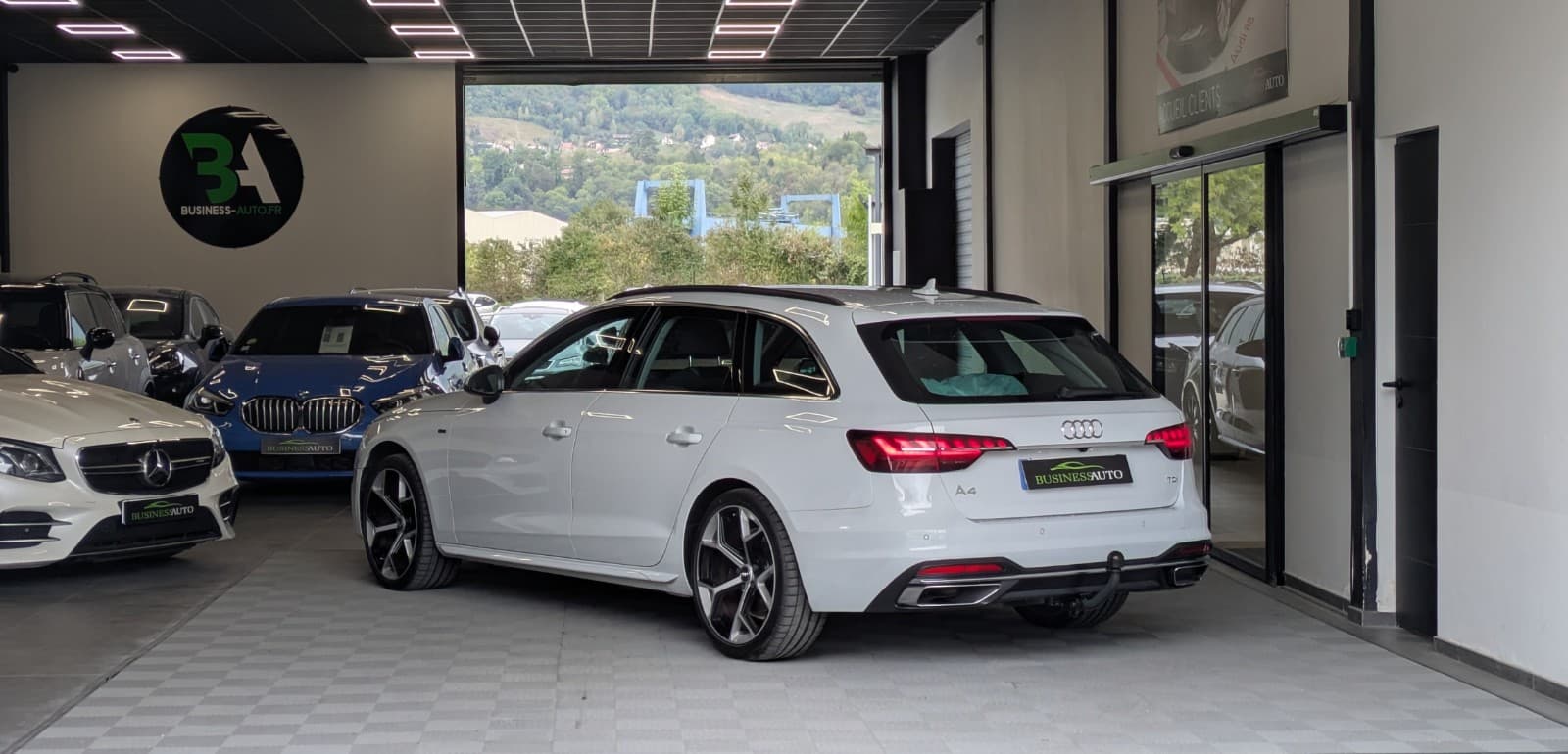 AUDI A4 30 TDI 136cv S tronic 7 Business Line / Camera / GPS / Drive select — photo 9