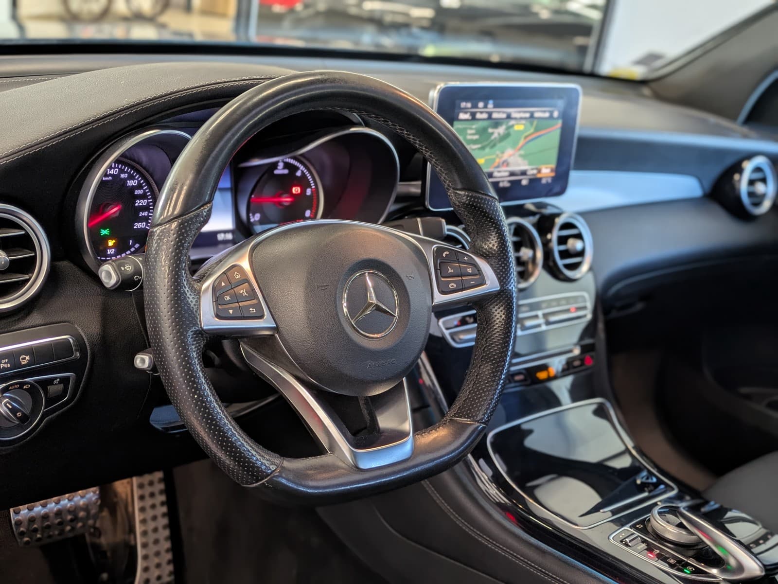 MERCEDES GLC Classe 250d 9G-Tronic 4Matic Fascination AMG / Toit Ouvrant / GPS / Camera 360 — photo 7